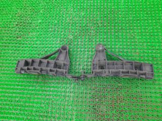 Крепление бампера Honda Fit 2011