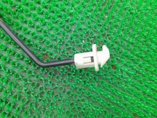 Уплотнительная резинка капота Honda Fit GP1 LDA 74145TF0000 2 ракурс