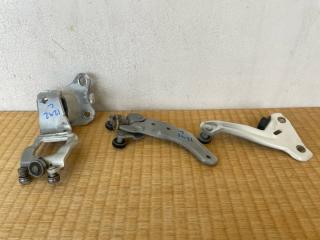 Ролик дверной левый задний TOYOTA Alphard ATH10W 2AZ-FXE 68320-58010 1 ракурс