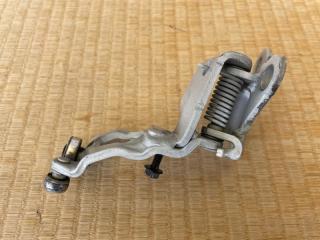 Ролик дверной правый задний TOYOTA Alphard ATH10W 2AZ-FXE 68310-58010 3 ракурс