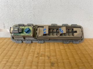 Решетка вентиляционная правая задняя TOYOTA Alphard ATH10W 2AZ-FXE 81250-58050-A0 2 ракурс Решетка вентиляционная правая задняя TOYOTA Alphard ATH10W 2AZ-FXE 81250-58050-A0 2 ракурс