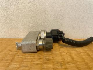 Датчик давления кондиционера TOYOTA Alphard ATH10W 2AZ-FXE 88710-58080 3 ракурс