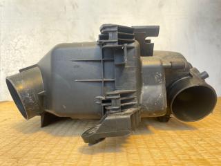 Корпус воздушного фильтра TOYOTA Alphard ATH10W 2AZ-FXE 17700-28092 4 ракурс Корпус воздушного фильтра TOYOTA Alphard ATH10W 2AZ-FXE 17700-28092 4 ракурс