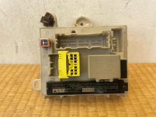 Фото запчасти блок предохранителей и реле правый TOYOTA Alphard 2008 контрактная запчасть Запчасть блок предохранителей и реле правый TOYOTA Alphard 2008