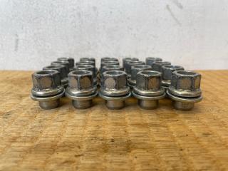 Гайка на колесо TOYOTA Alphard ATH10W 2AZ-FXE 90942-01062 3 ракурс