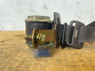 Ремень безопасности левый передний Toyota Hiace KZH106W 1KZ-TE 73220-26011-E0 3 ракурс