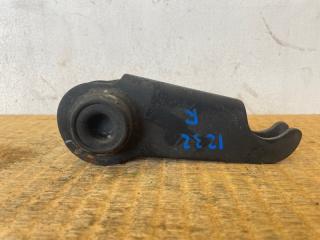 Крепление торсиона правое Toyota Hiace KZH106W 1KZ-TE 48107-26050 3 ракурс