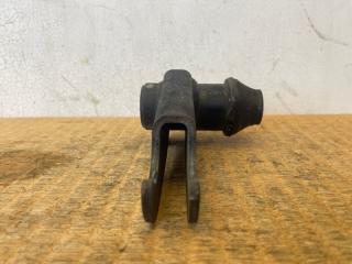 Крепление торсиона правое Toyota Hiace KZH106W 1KZ-TE 48107-26050 4 ракурс