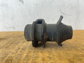 Крепление торсиона левое Toyota Hiace KZH106W 1KZ-TE 48108-26050 4 ракурс