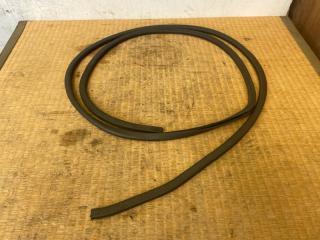 Уплотнение двери левое переднее Toyota Hiace KZH106W 1KZ-TE 62313-95J01-E0 1 ракурс