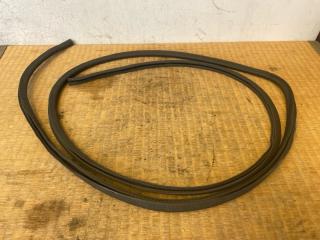 Уплотнение двери правое переднее Toyota Hiace KZH106W 1KZ-TE 62313-95J01-E0 1 ракурс