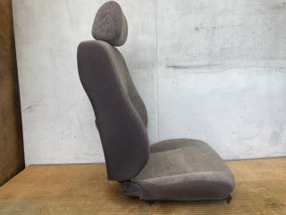Сиденье левое переднее Toyota Hiace KZH106W 1KZ-TE 72120-26010 4 ракурс