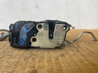 Замок двери правый передний Toyota Hiace KZH106W 1KZ-TE 69030-26040 1 ракурс Замок двери правый передний Toyota Hiace KZH106W 1KZ-TE 69030-26040 1 ракурс
