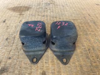 Усилитель бампера передний Toyota Hiace KZH106W 1KZ-TE 57193-26010 3 ракурс