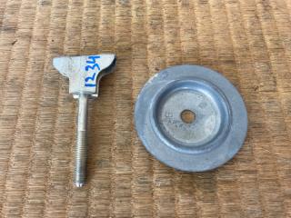 Крепление запасного колеса Subaru Impreza GJ3 FB16 97052FJ000 2 ракурс