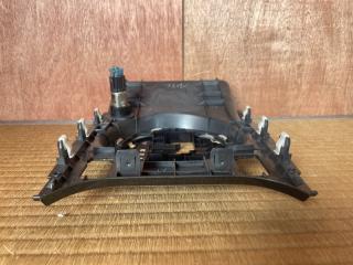 Консоль кпп MAZDA CX-7 ER3P L3-VDT E22164340A 5 ракурс Консоль кпп MAZDA CX-7 ER3P L3-VDT E22164340A 5 ракурс