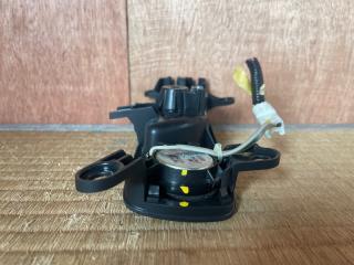 Ручка двери внутренняя левая задняя Lexus IS250 GSE20 4GR-FSE 67740-53010-C0 5 ракурс