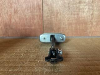 Ограничитель двери правый передний Lexus IS250 GSE20 4GR-FSE 68610-53030 2 ракурс