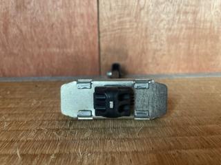 Ограничитель двери левый передний Lexus IS250 GSE20 4GR-FSE 68620-53020 2 ракурс