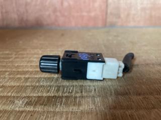  Lexus IS250 GSE20 4GR-FSE 84119-48010 2 ракурс