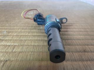 Клапан vvt-i правый Lexus IS250 GSE20 4GR-FSE 15330-31020 3 ракурс Клапан vvt-i правый Lexus IS250 GSE20 4GR-FSE 15330-31020 3 ракурс