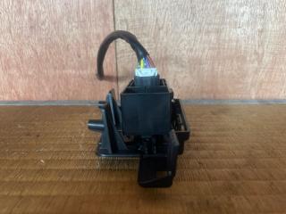 Кнопка стеклоподъемника левая задняя Honda Vezel RU3 LEB 35760T4NH01 4 ракурс