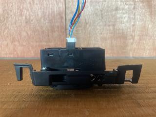 Кнопка стеклоподъемника правая задняя Honda Vezel RU3 LEB 35760T4NH01 5 ракурс