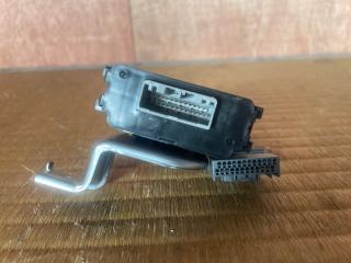 Реле Honda Vezel RU3 LEB 38890-T7B-003 3 ракурс