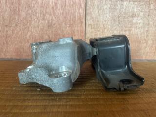 Подушка двигателя левая Honda Vezel RU3 LEB 50850T7B003 3 ракурс