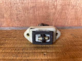 Ограничитель двери левый SUZUKI Jimny JB23W K6A 8181065D00 3 ракурс