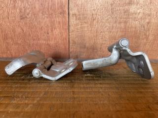 Петля дверная задняя SUZUKI Jimny JB23W K6A 6951081A01 2 ракурс
