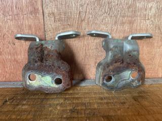 Петля 5-двери правая SUZUKI Jimny JB23W K6A 69310-60G01 2 ракурс