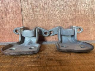 Петля 5-двери правая SUZUKI Jimny JB23W K6A 69310-60G01 5 ракурс