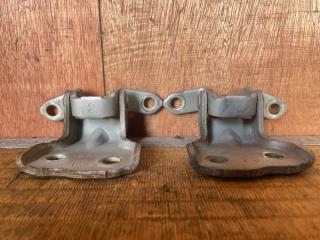 Петля 5-двери левая SUZUKI Jimny JB23W K6A 69320-60G01 2 ракурс