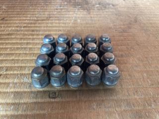 Гайка на колесо SUZUKI Jimny JB23W K6A 0915912024 1 ракурс