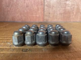 Гайка на колесо SUZUKI Jimny JB23W K6A 0915912024 2 ракурс