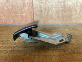 Запчасть ручка открывания капота NISSAN Terrano 1996