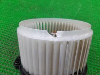 Мотор печки TOYOTA Ipsum ACM21W 2AZ-FE 8710344030 3 ракурс