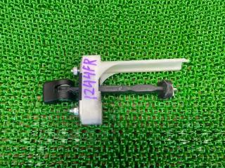 Ограничитель двери правый передний TOYOTA Sai AZK10 2AZ-FXE 68610-75011 1 ракурс