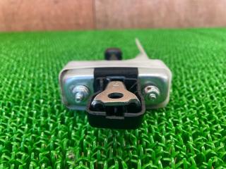 Ограничитель двери правый передний TOYOTA Sai AZK10 2AZ-FXE 68610-75011 3 ракурс