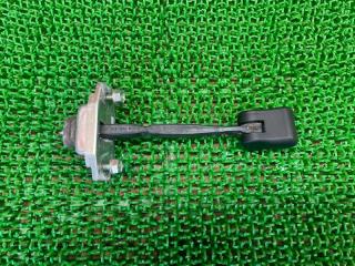 Ограничитель двери правый задний TOYOTA Sai AZK10 2AZ-FXE 68630-75011 1 ракурс