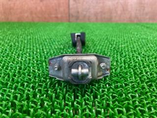 Ограничитель двери правый задний TOYOTA Sai AZK10 2AZ-FXE 68630-75011 4 ракурс