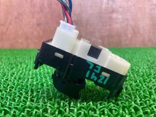 Кнопка стеклоподъемника левая передняя TOYOTA Allion ZZT240 1ZZ-FE 84030-20013 3 ракурс