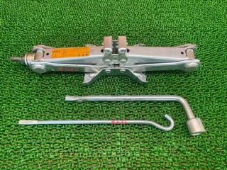 Домкрат NISSAN FUGA 2017