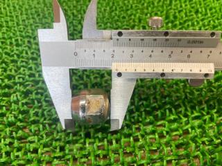Гайка на колесо Honda N-WGN JH2 S07A 90304SC2000 3 ракурс
