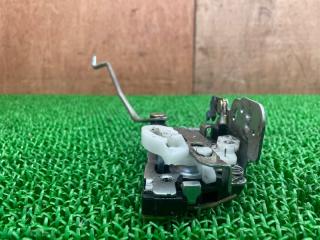 Замок двери правый передний Suzuki Jimny JB23W K6A 8220181A00 3 ракурс