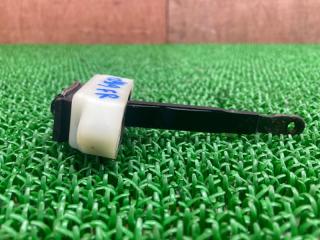 Ограничитель двери правый передний Suzuki Jimny JB23W K6A 8181065D00 1 ракурс