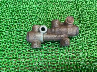 Распределитель тормозной Suzuki Jimny JB23W K6A 5192081A60 1 ракурс