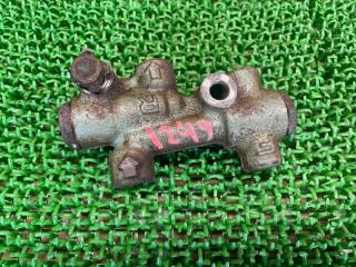 Распределитель тормозной Suzuki Jimny JB23W K6A 5192081A60 2 ракурс