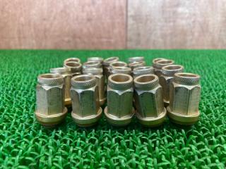 Гайка на колесо Suzuki Jimny JB23W K6A 0915912024 2 ракурс